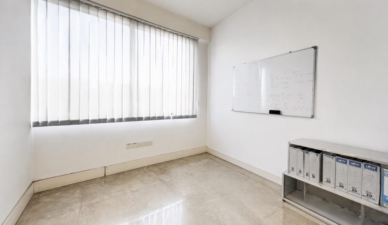 03_office_storage_cleared