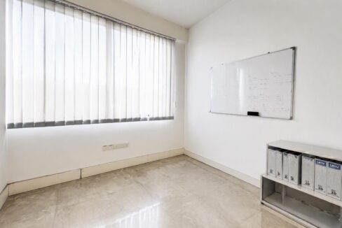 03_office_storage_cleared