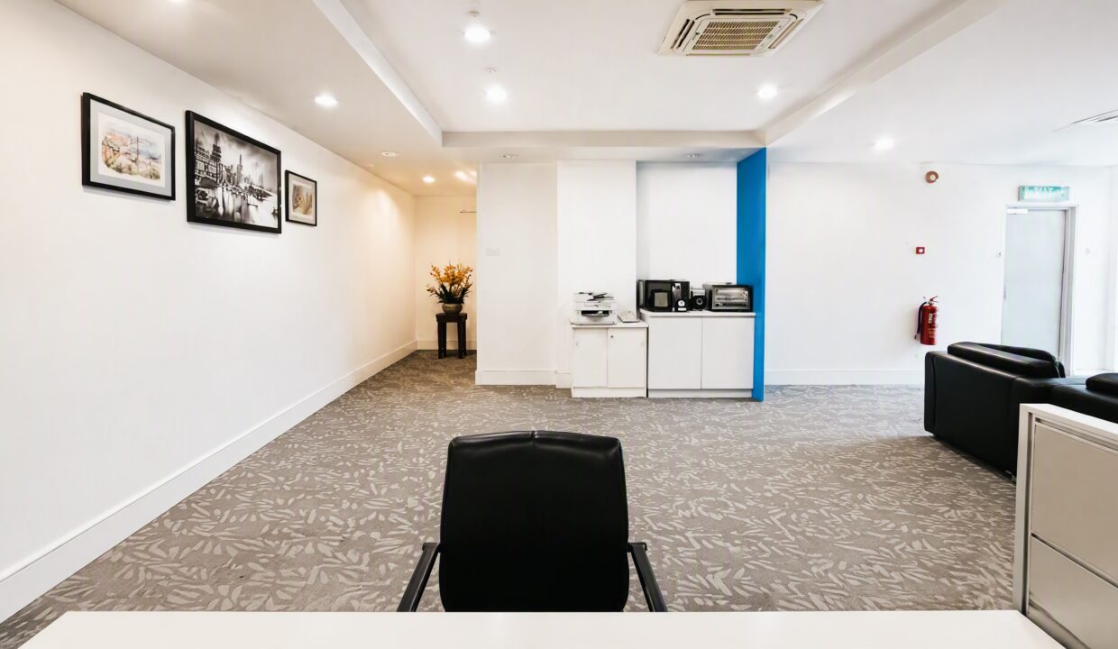 13_reception_lounge