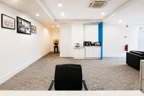 13_reception_lounge