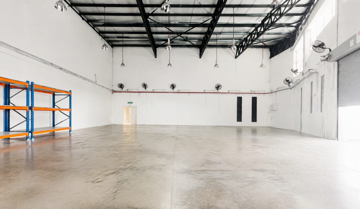 14_warehouse_main