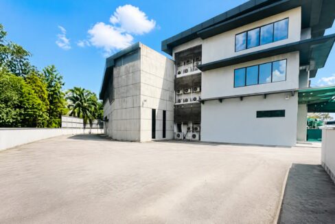 24_rear_building_courtyard